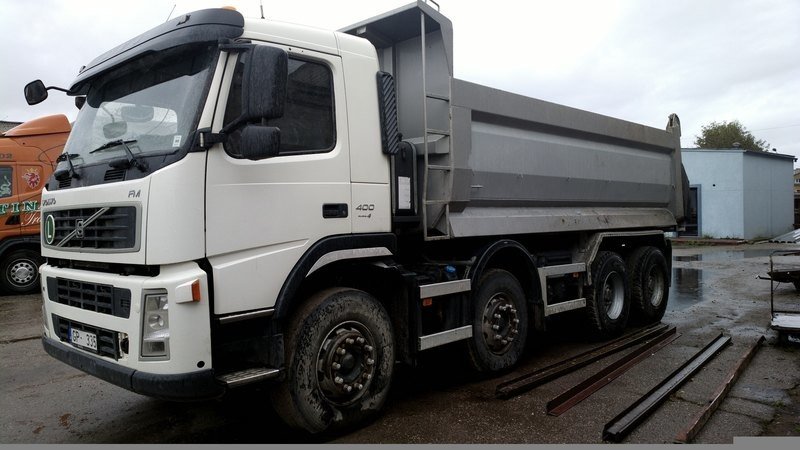 Самосвал Volvo 20 м3
